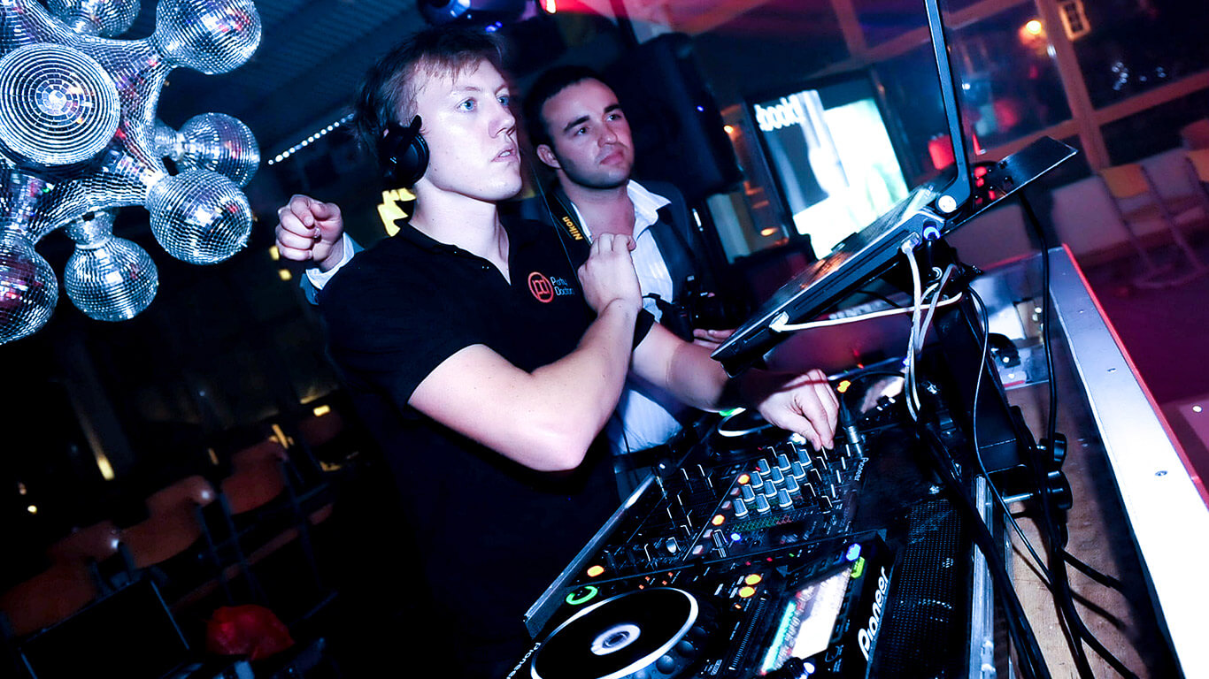 Mobile Disco Hire in Surrey Background